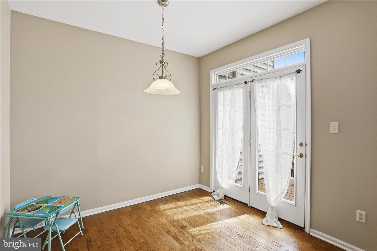 334 Lantern Ln photo 18
