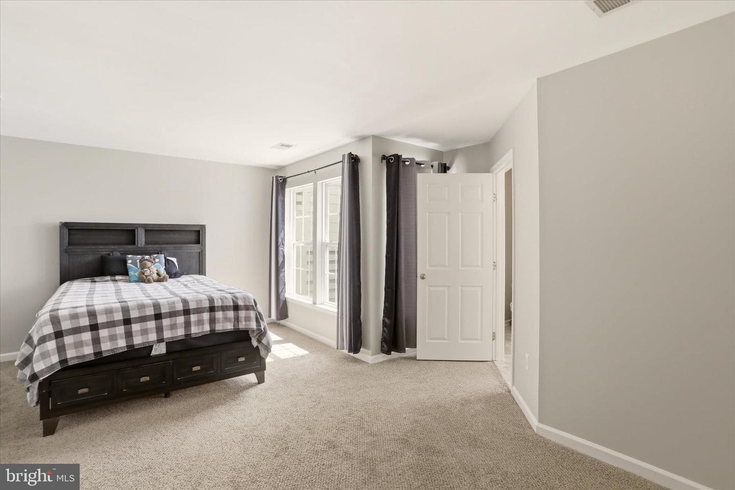 334 Lantern Ln photo 23