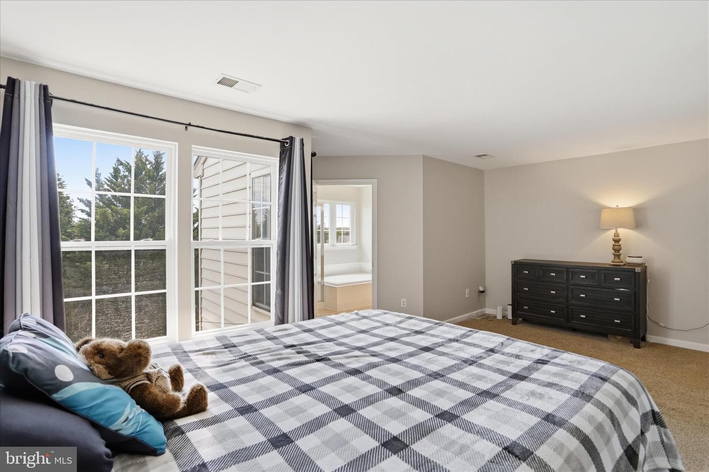 334 Lantern Ln photo 25