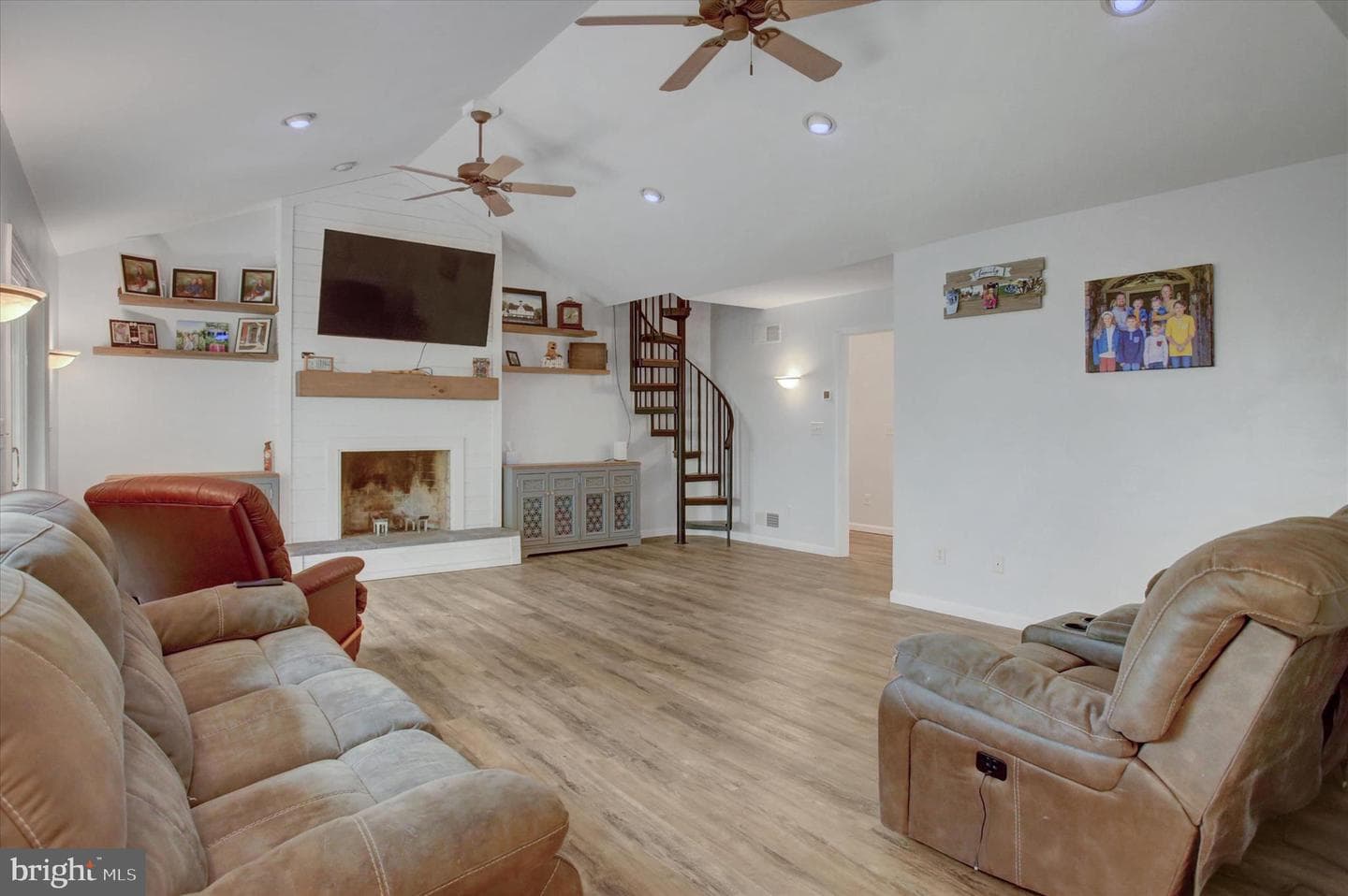 870 Remington Drive photo 9