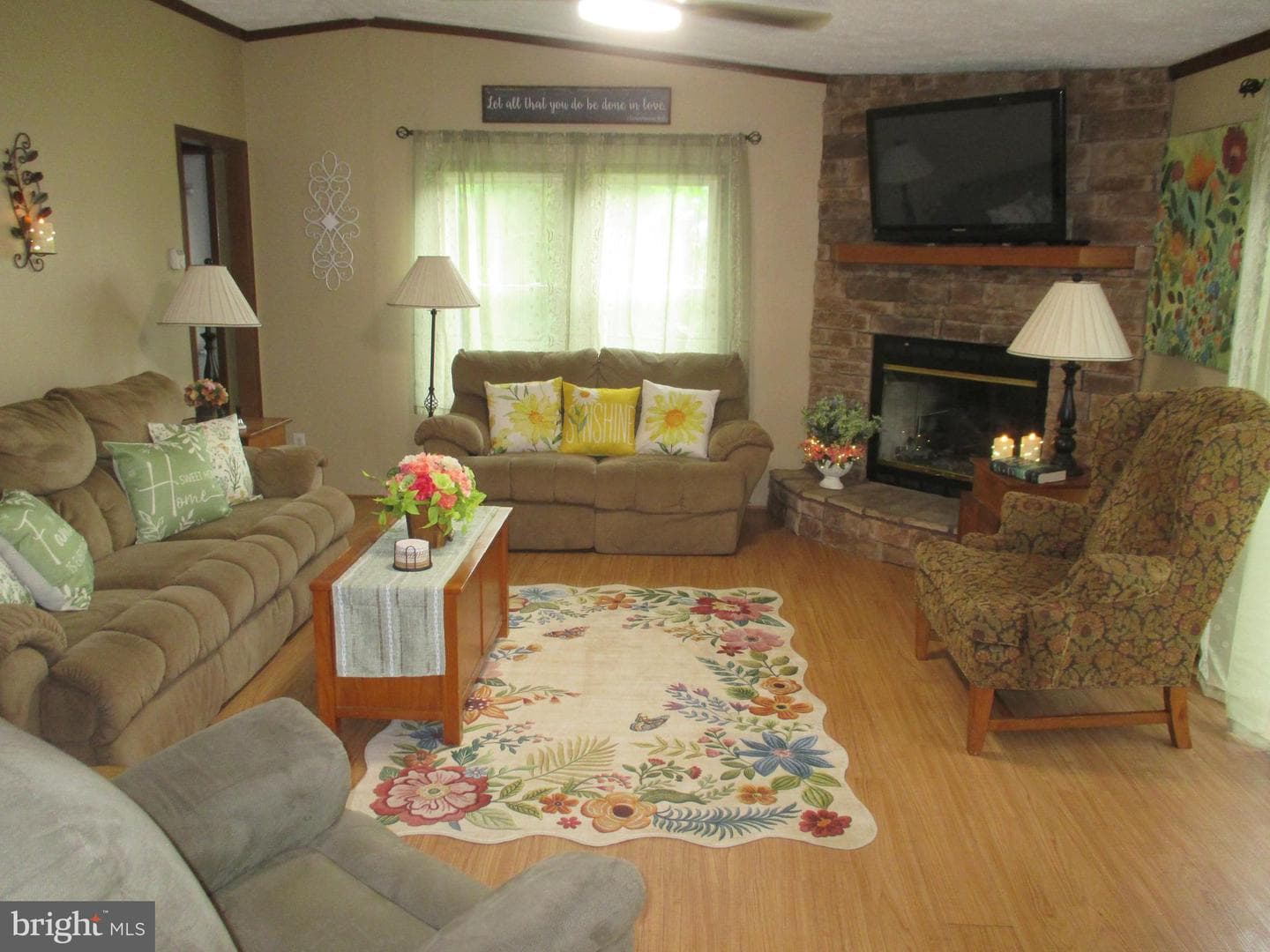284 Waverly Court photo 24