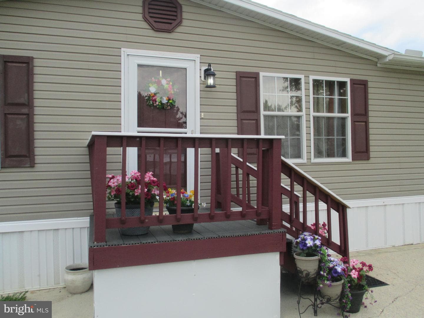 284 Waverly Court photo 3