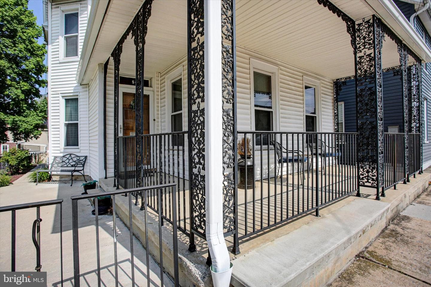 54 Clayton Avenue photo 3