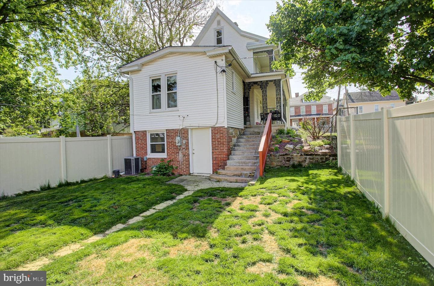 54 Clayton Avenue photo 34