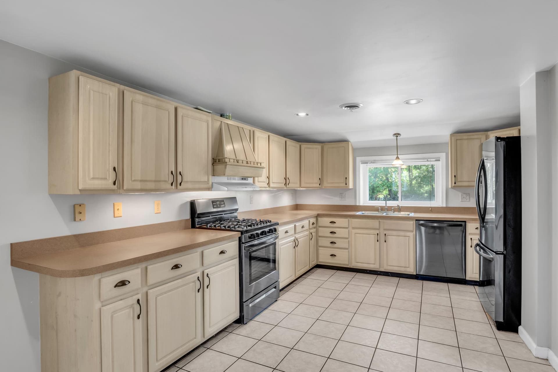 6953 Lincoln Way East Way E photo 3
