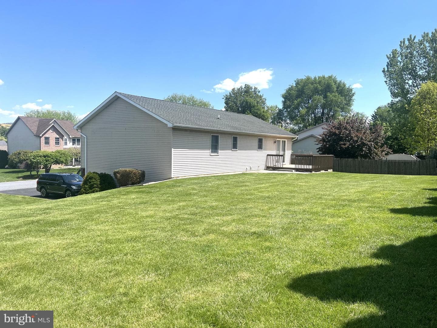 1572 Buttercup Drive photo 3