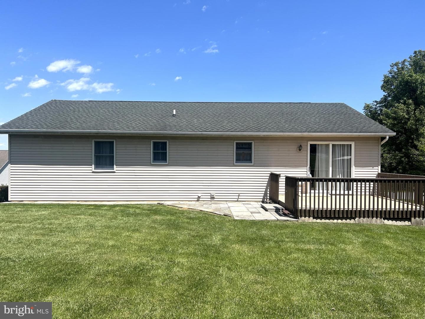 1572 Buttercup Drive photo 4