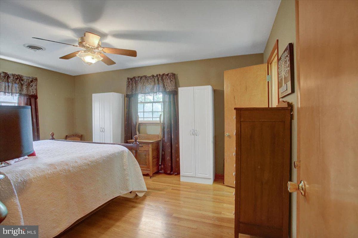328 Wayburn Street photo 38