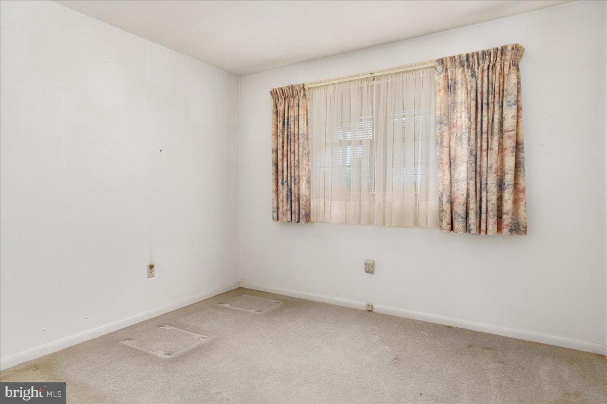 6391 Hillcrest photo 19