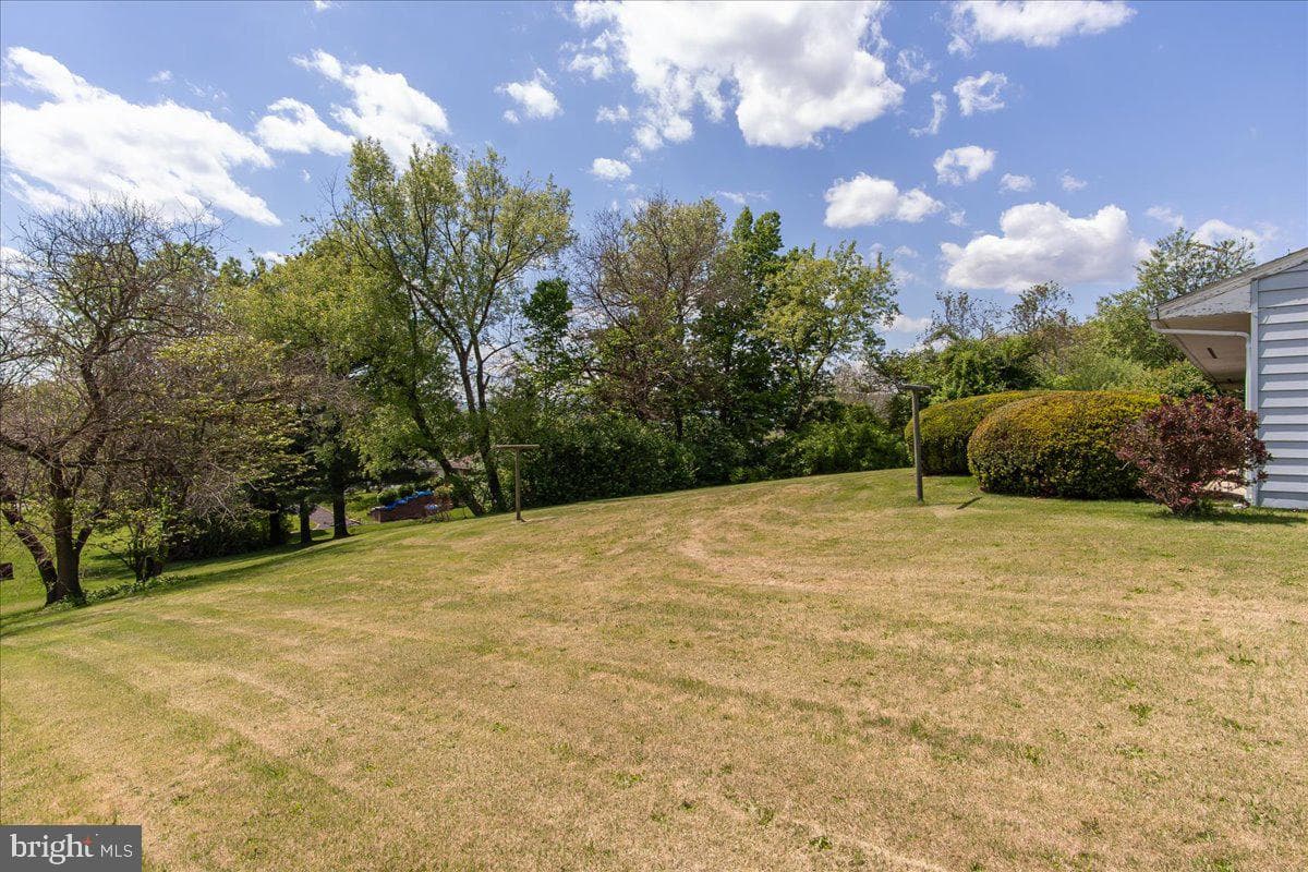 6391 Hillcrest photo 29