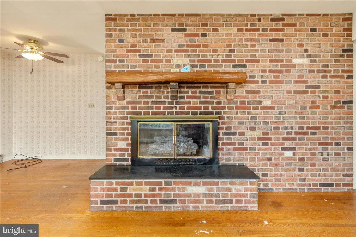6391 Hillcrest photo 8