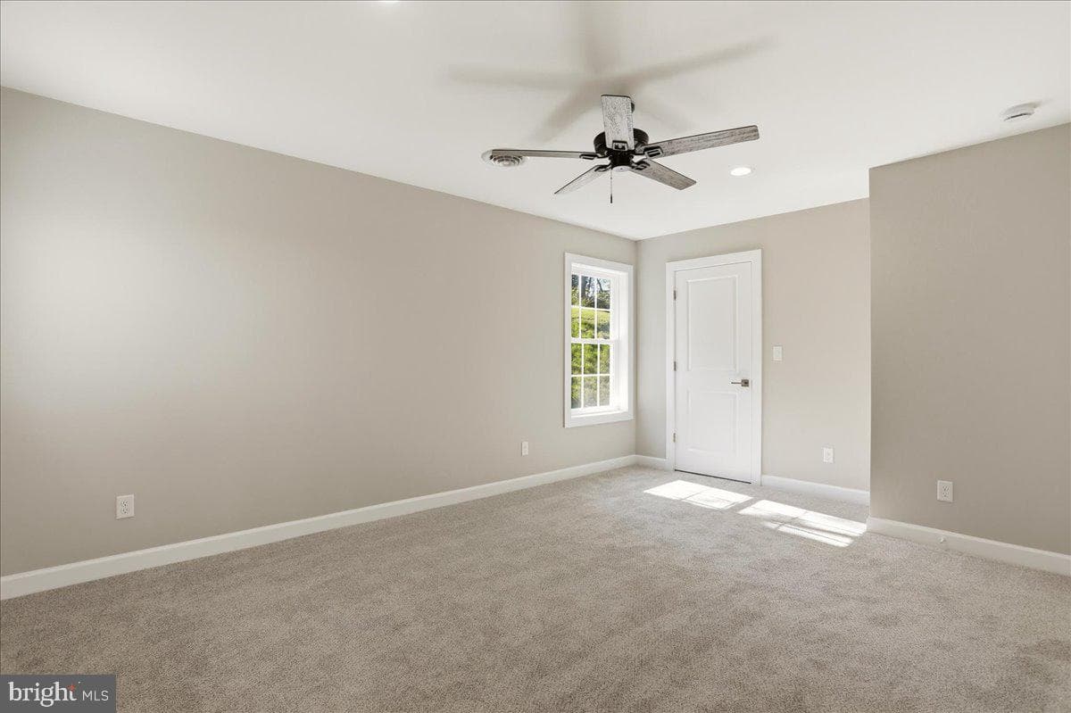 130 Woodbriar Drive photo 32