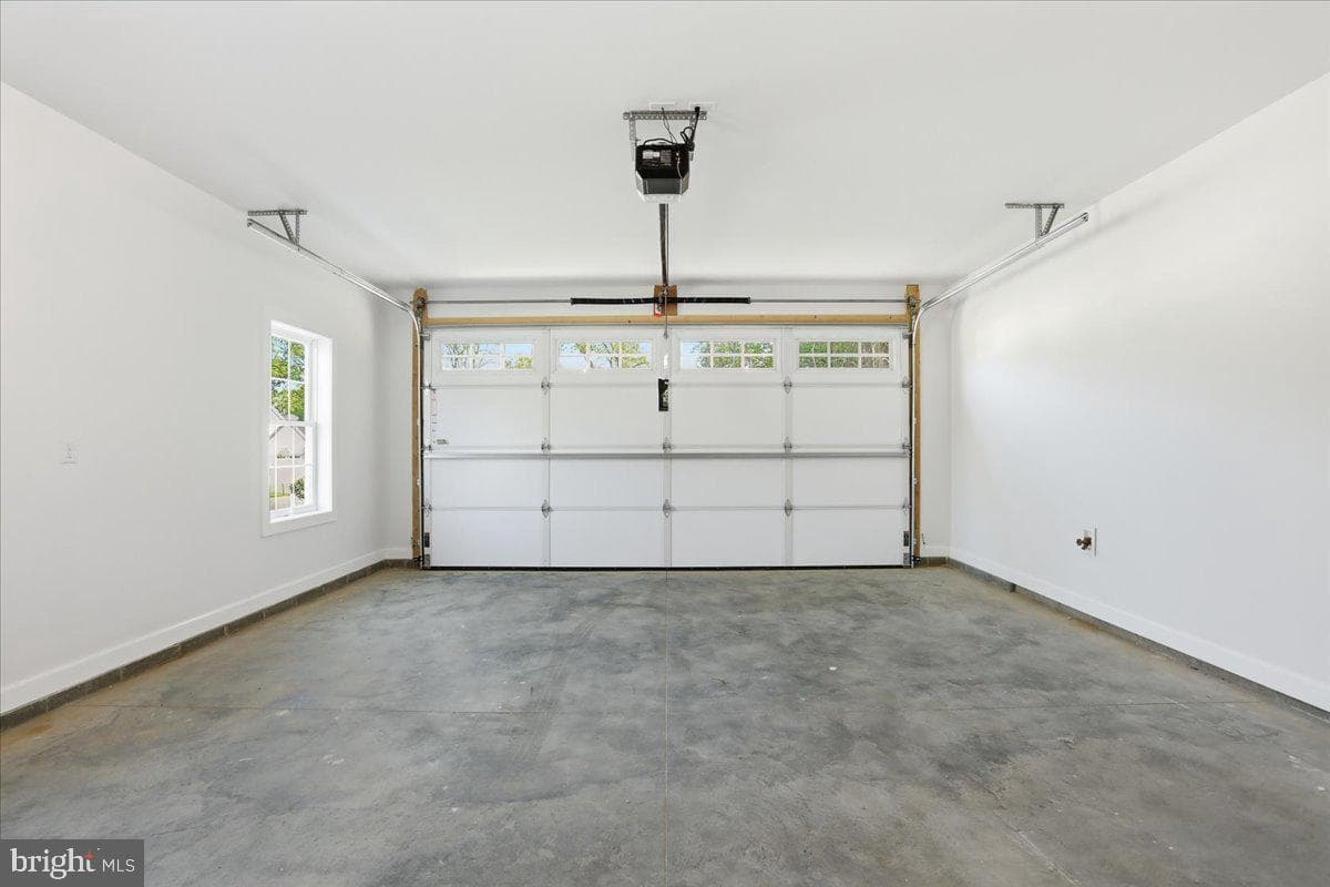 130 Woodbriar Drive photo 40