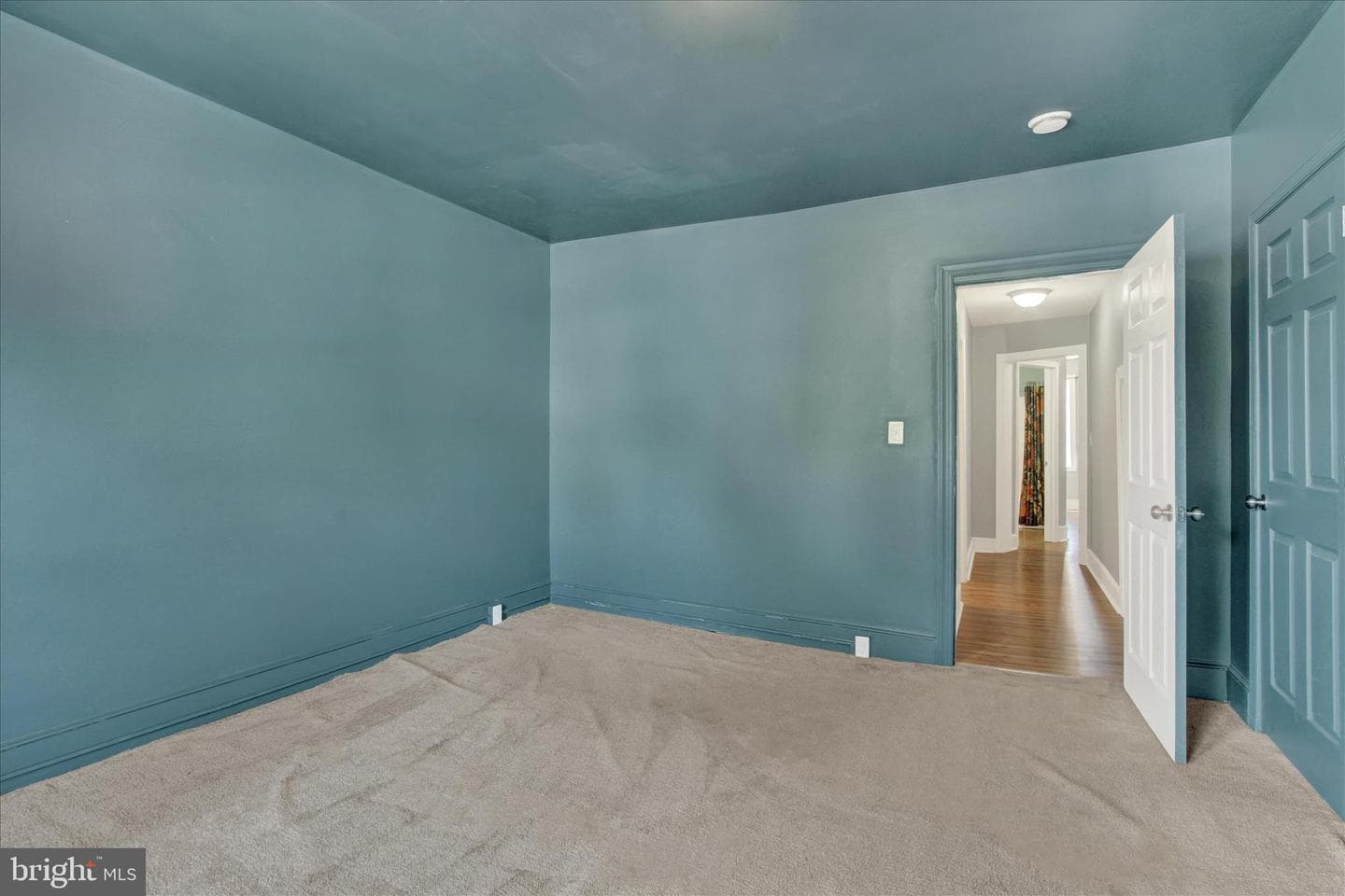 212 W 4th Street photo 12
