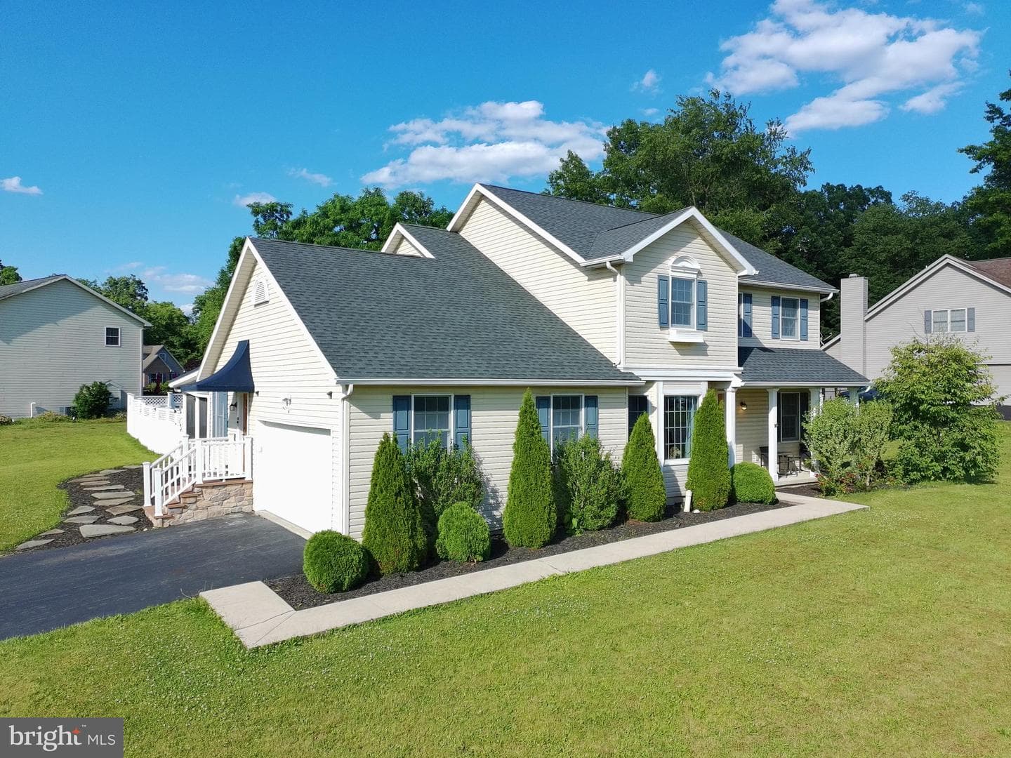 631 Eric Drive photo 4