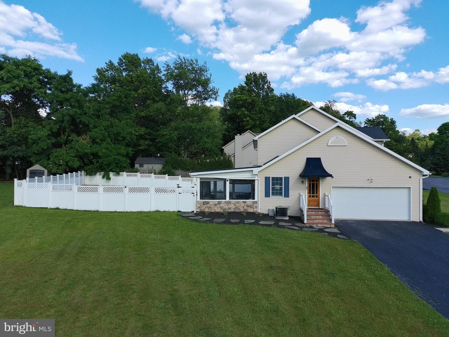 631 Eric Drive photo 5