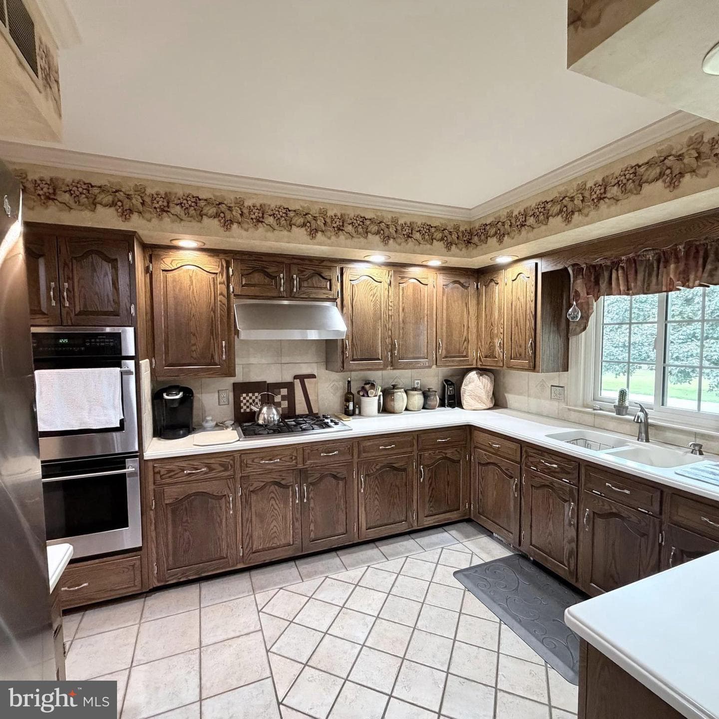 475 Larkspur Lane photo 30