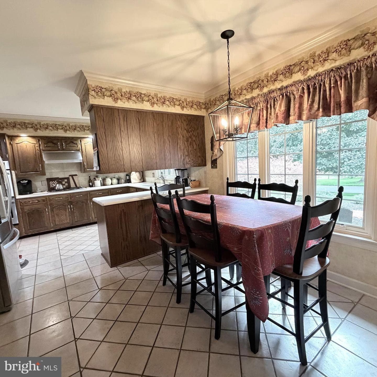 475 Larkspur Lane photo 34