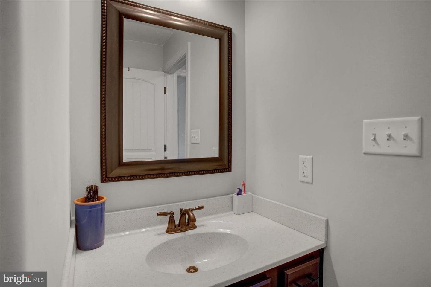 271 Leedy Way West photo 44