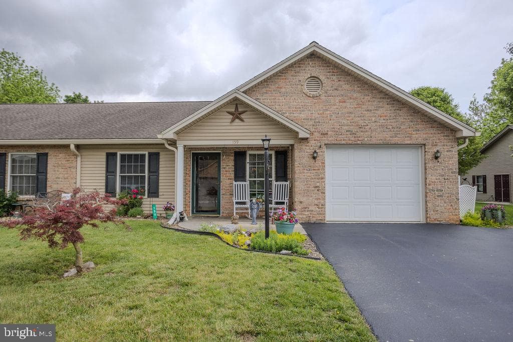 159 Ginkgo Court photo 5