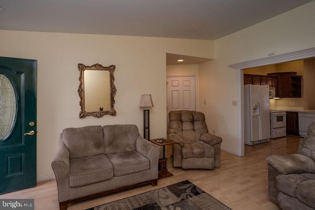 159 Ginkgo Court photo 7