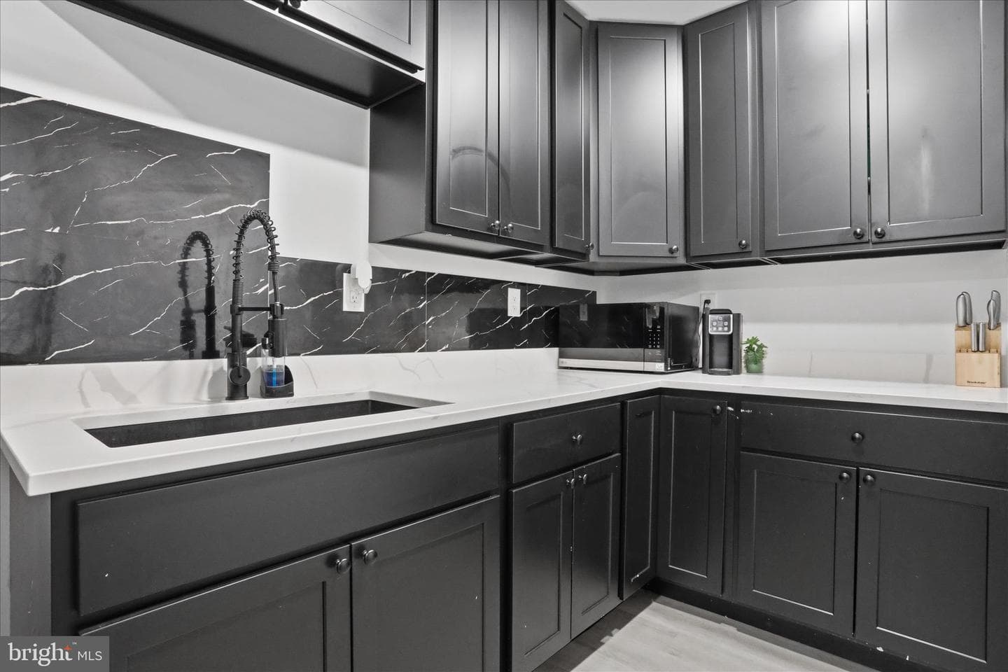 15 Canterbury Drive photo 32