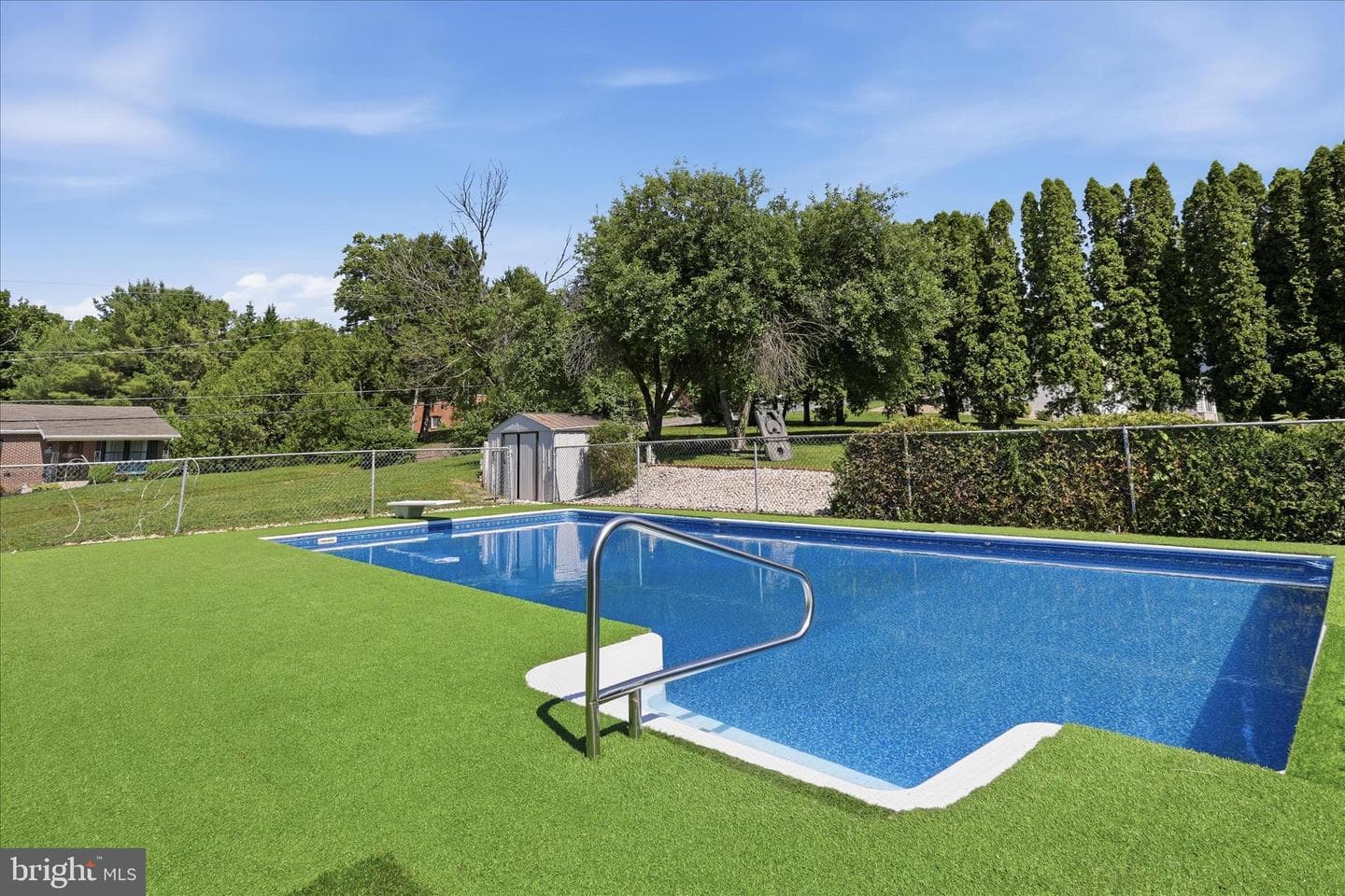 15 Canterbury Drive photo 4