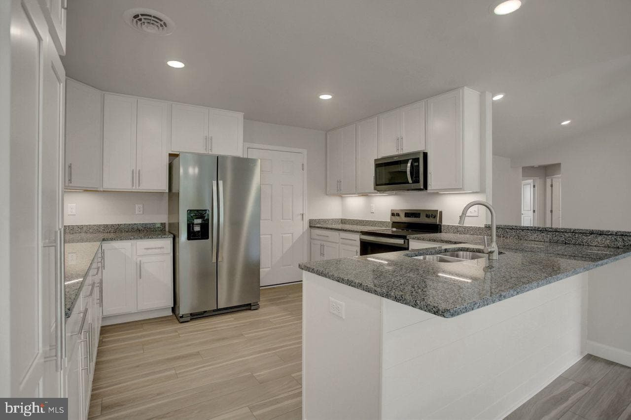 1509 Treeline Drive photo 15