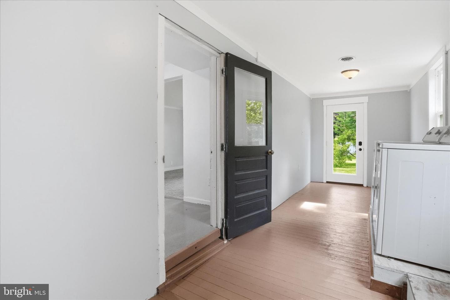 247 West Main Street photo 9