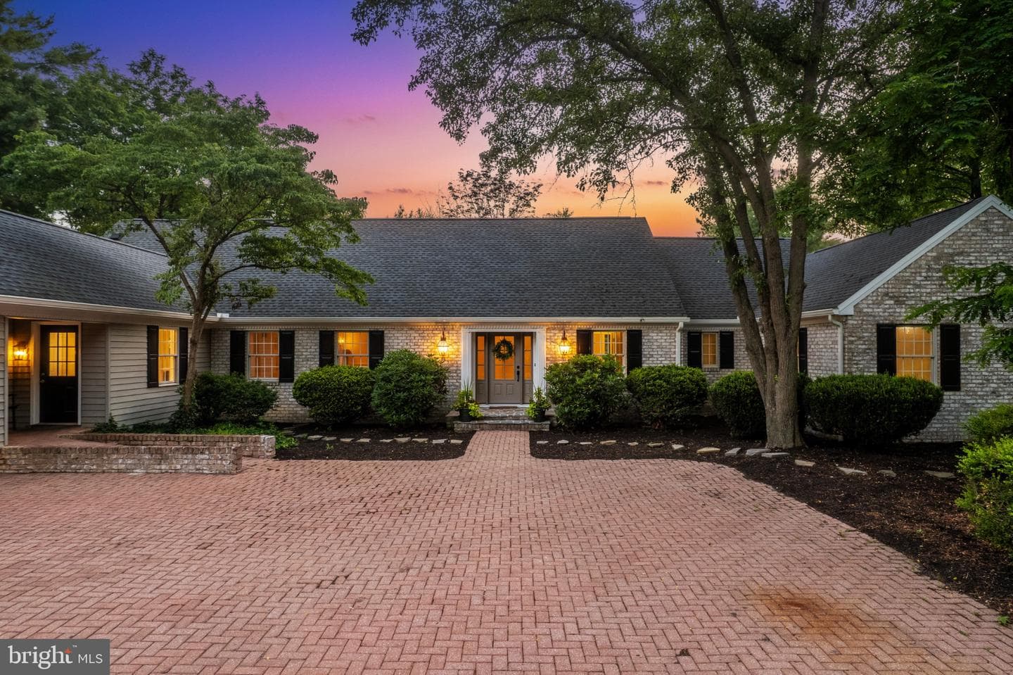 1570 Walker Road photo 9