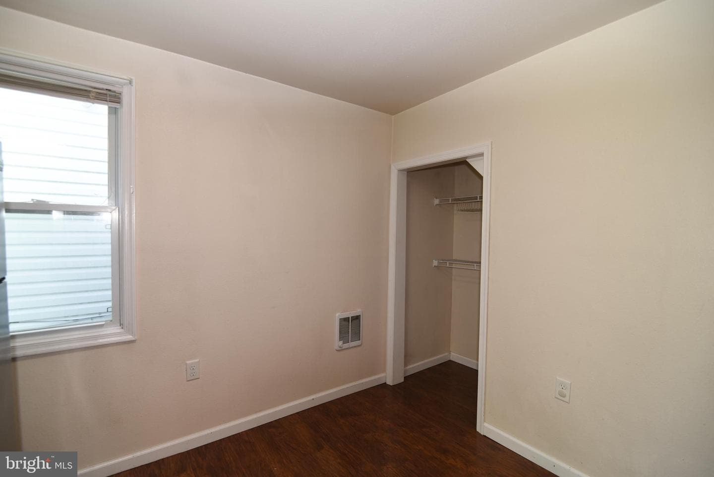 325 Fourth Street photo 11