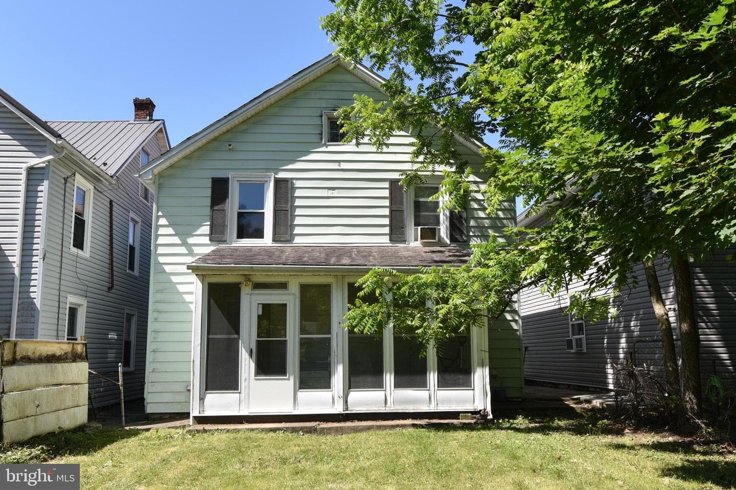 325 Fourth Street photo 24