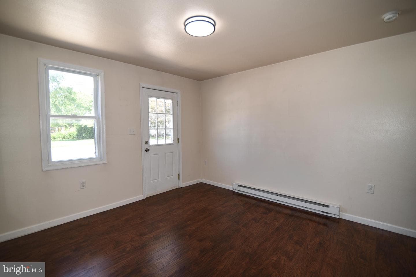 325 Fourth Street photo 8