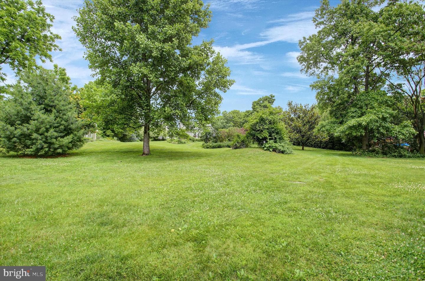 405 Westover Rd photo 17