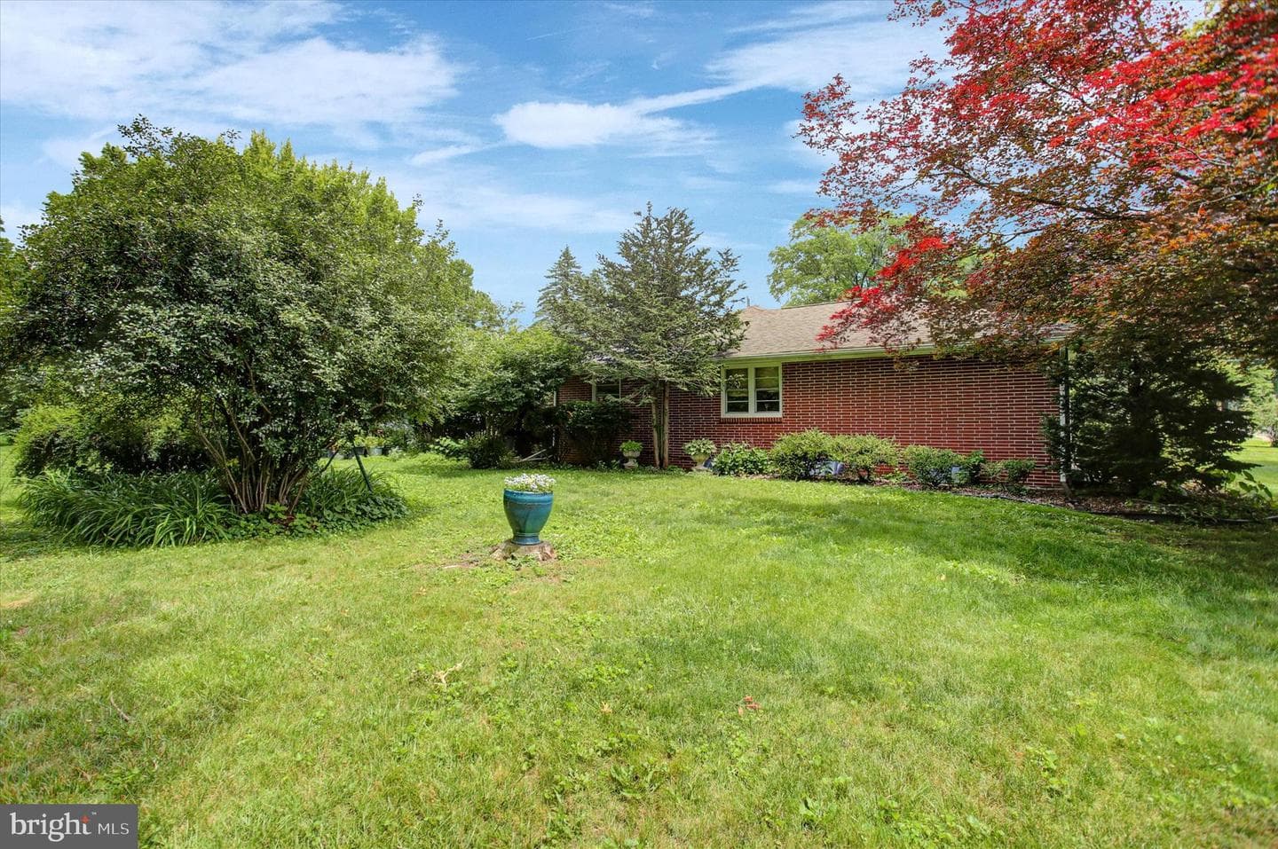 405 Westover Rd photo 22