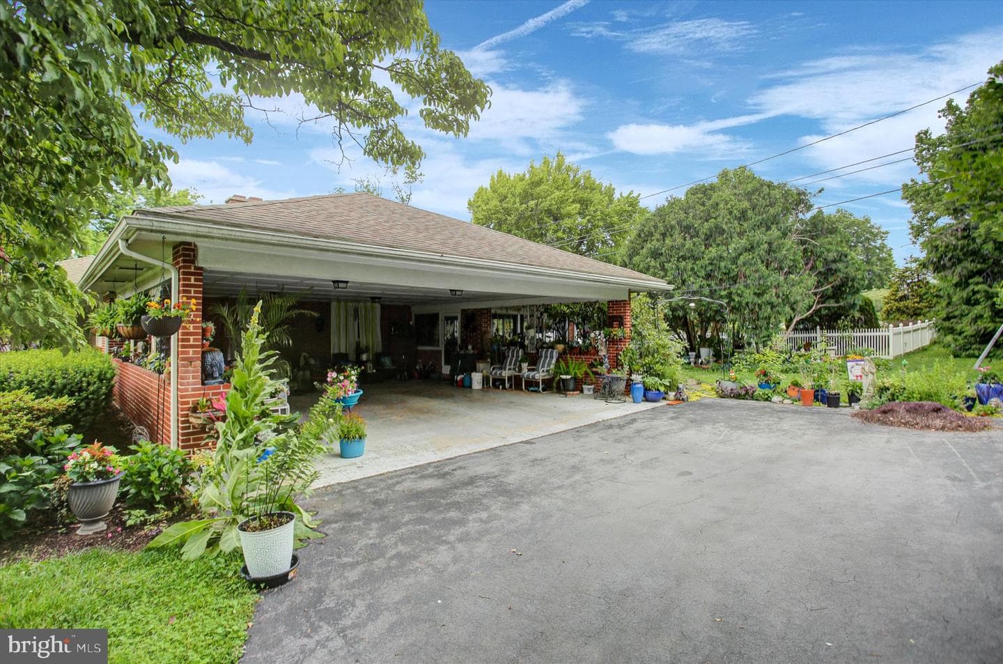 405 Westover Rd photo 7