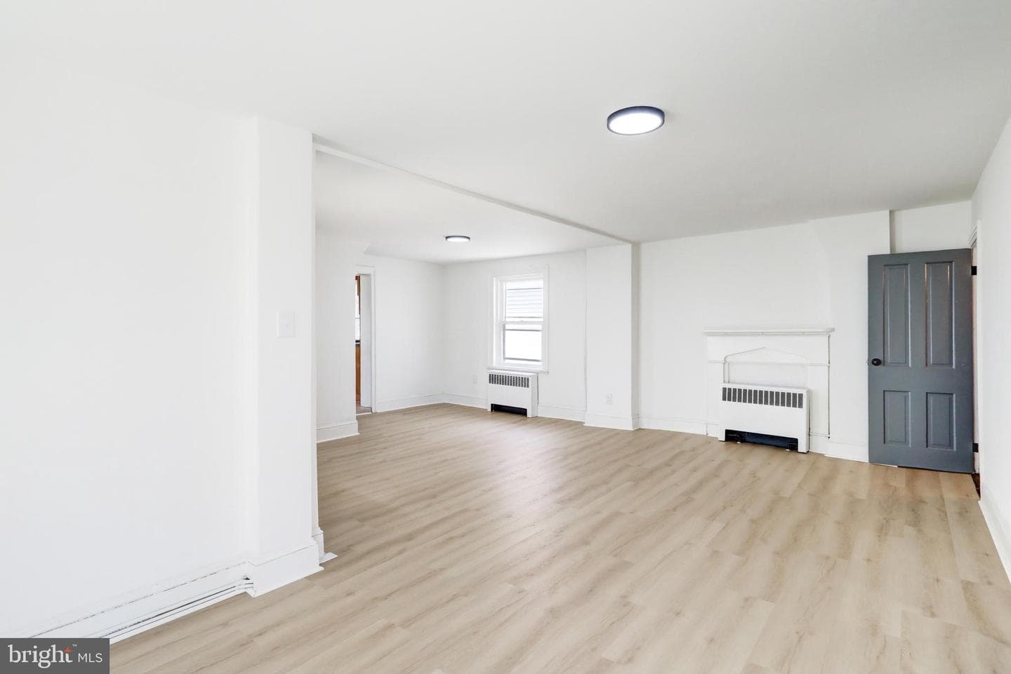 476 E E Queen Street, Chambersburg