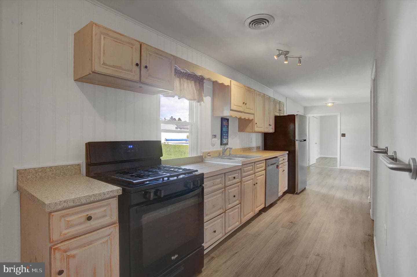 605 Prospect Avenue photo 33