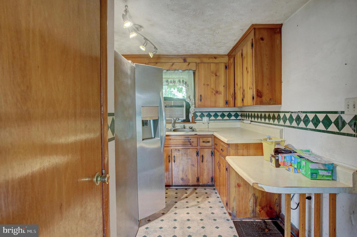 1811 Holly Lane photo 7