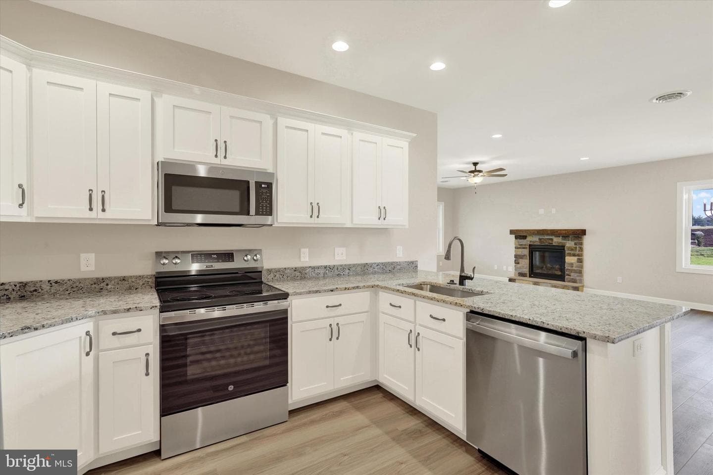 7688 Thrush Lane photo 4