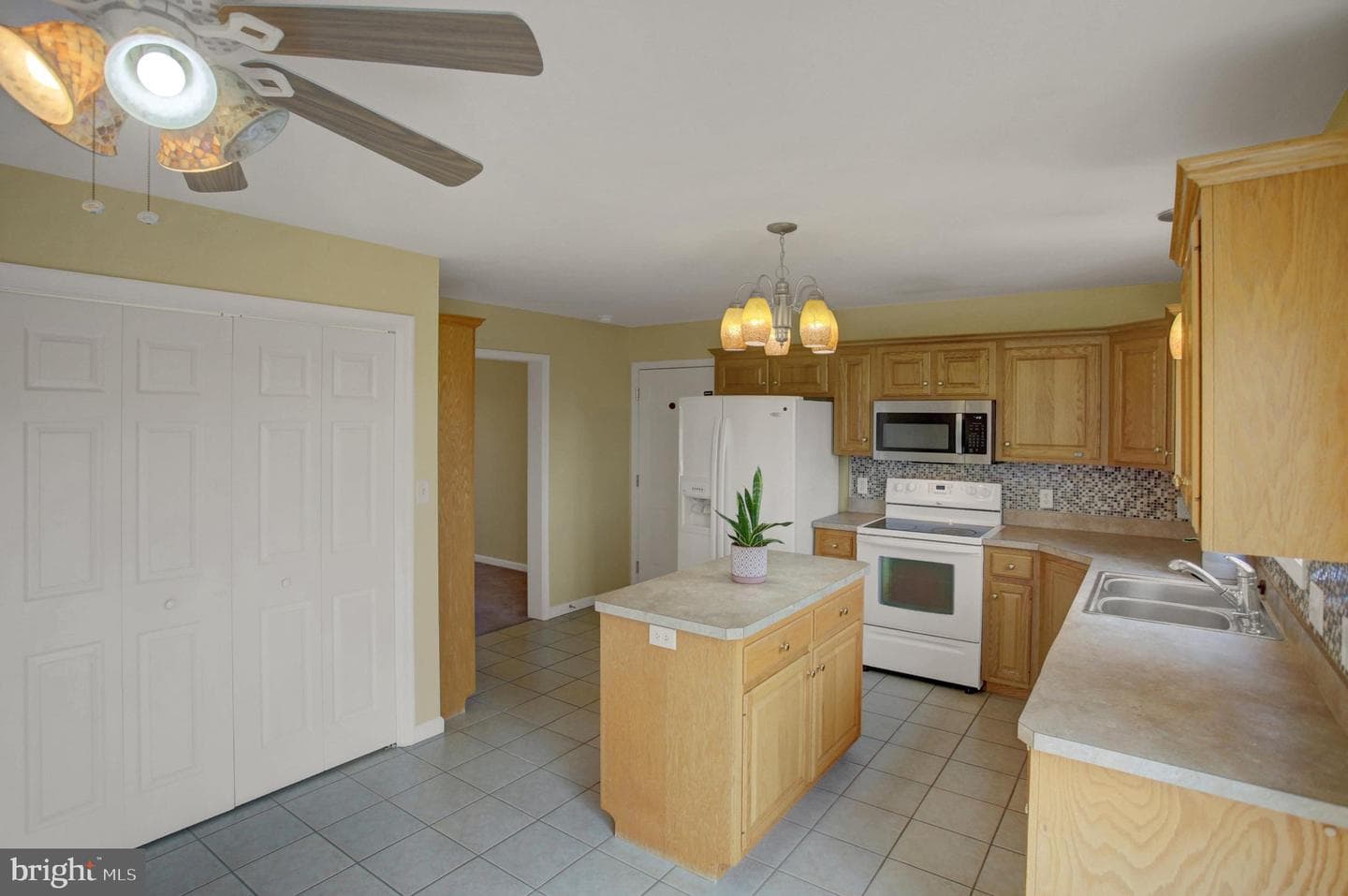 1724 Bell Avenue photo 20
