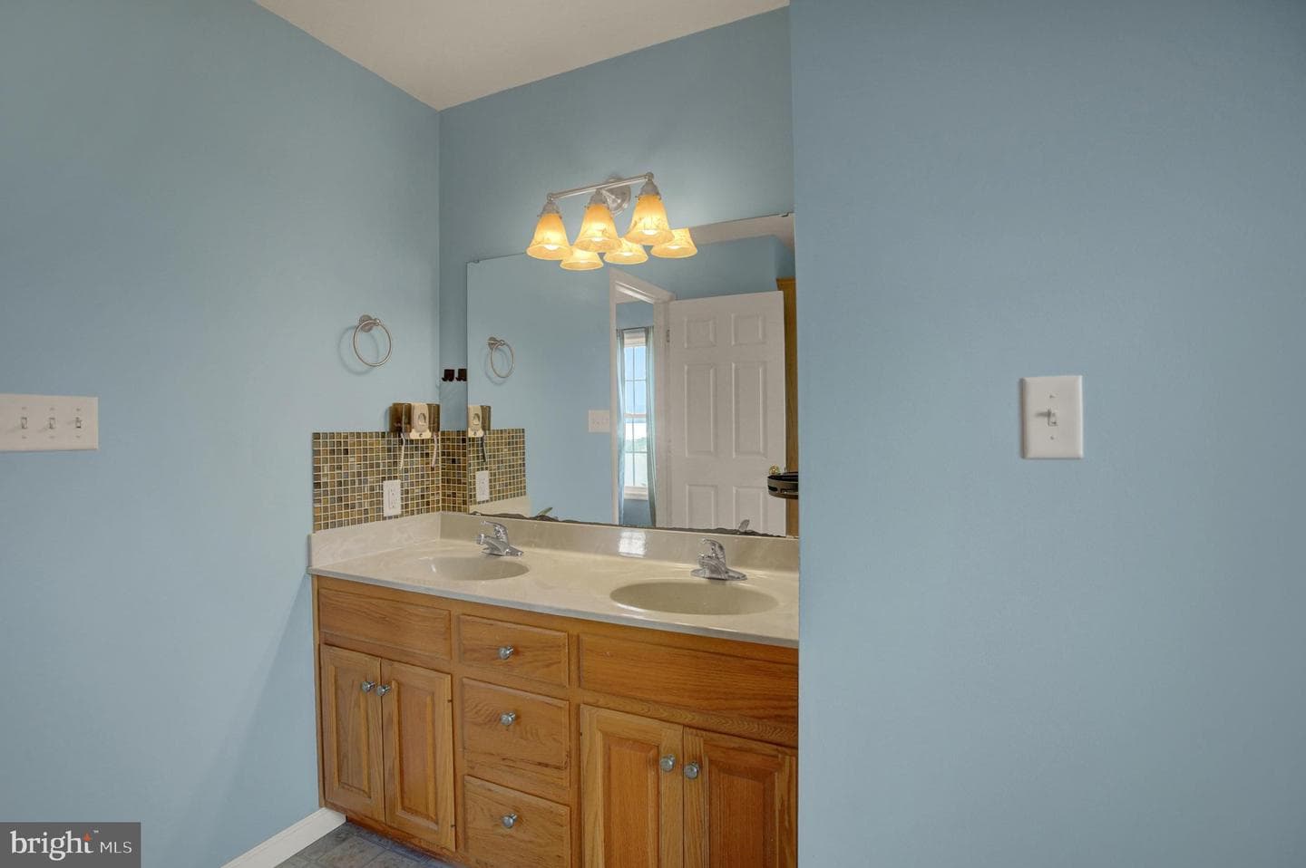 1724 Bell Avenue photo 33