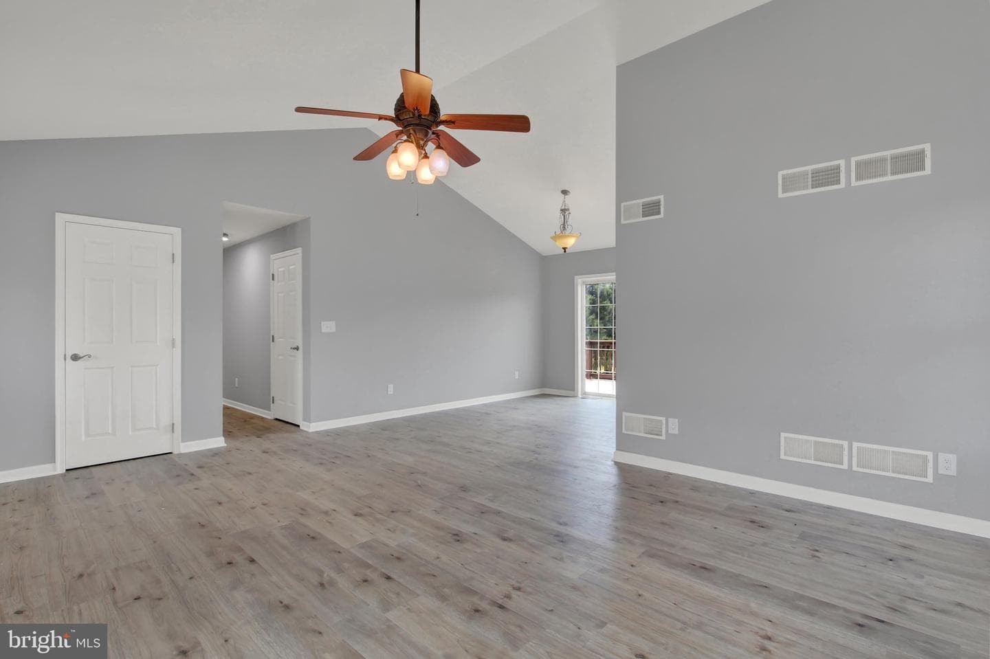 9085 Anthony Highway #5 photo 7
