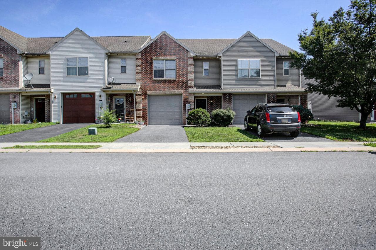 218 Meriweather Drive, Chambersburg