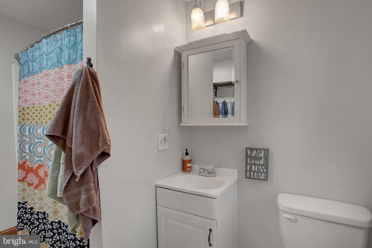 63 Linden Avenue N photo 26