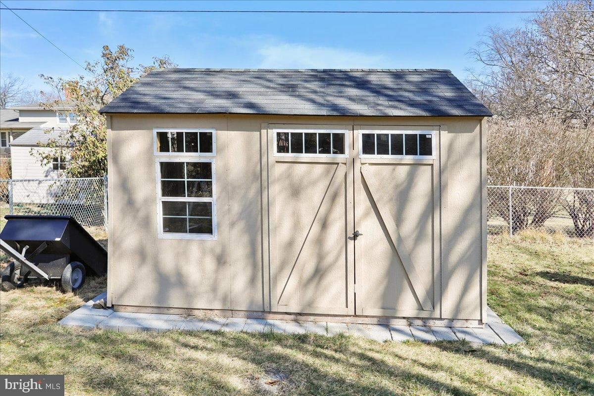 173 Colonial Drive photo 44