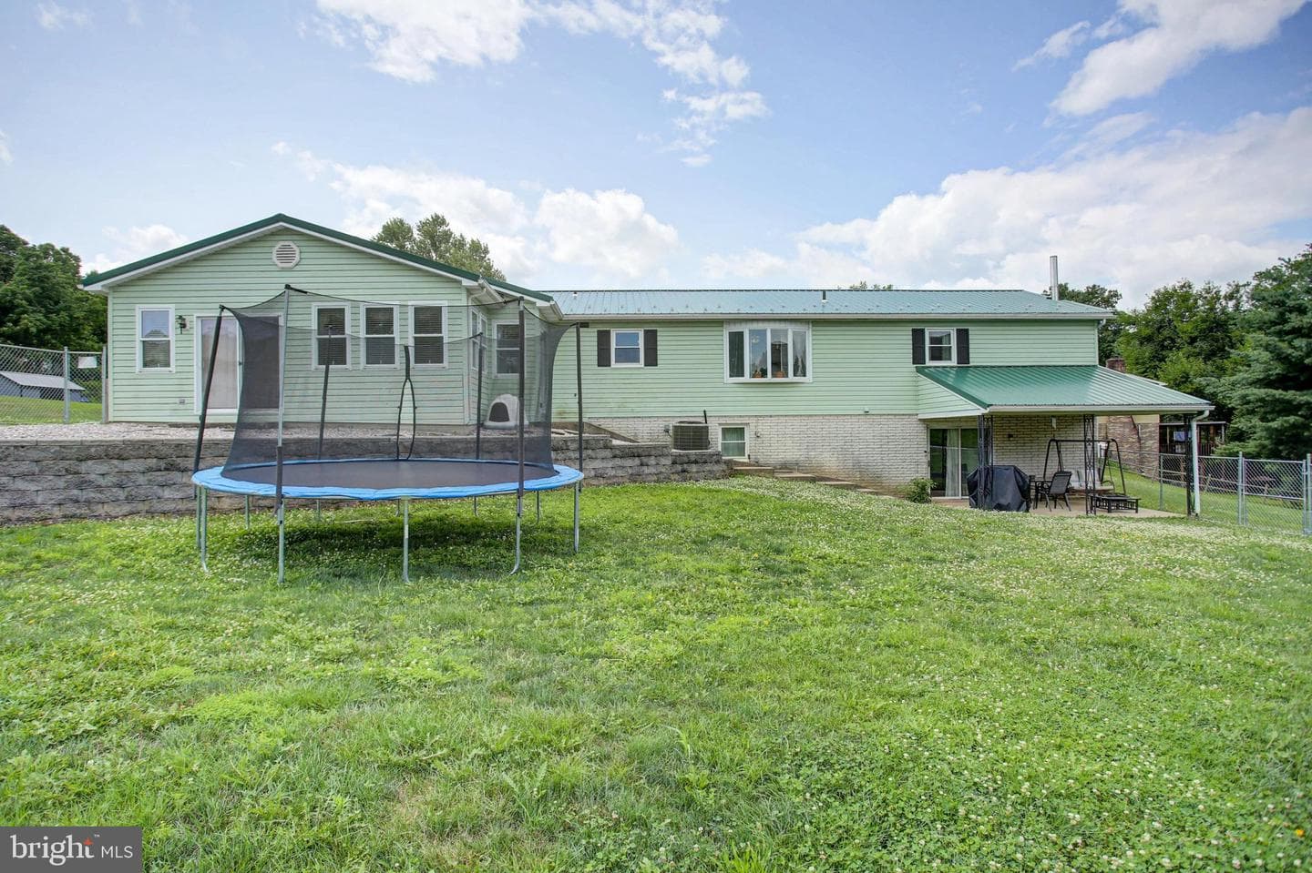 10 Surrey Court photo 48