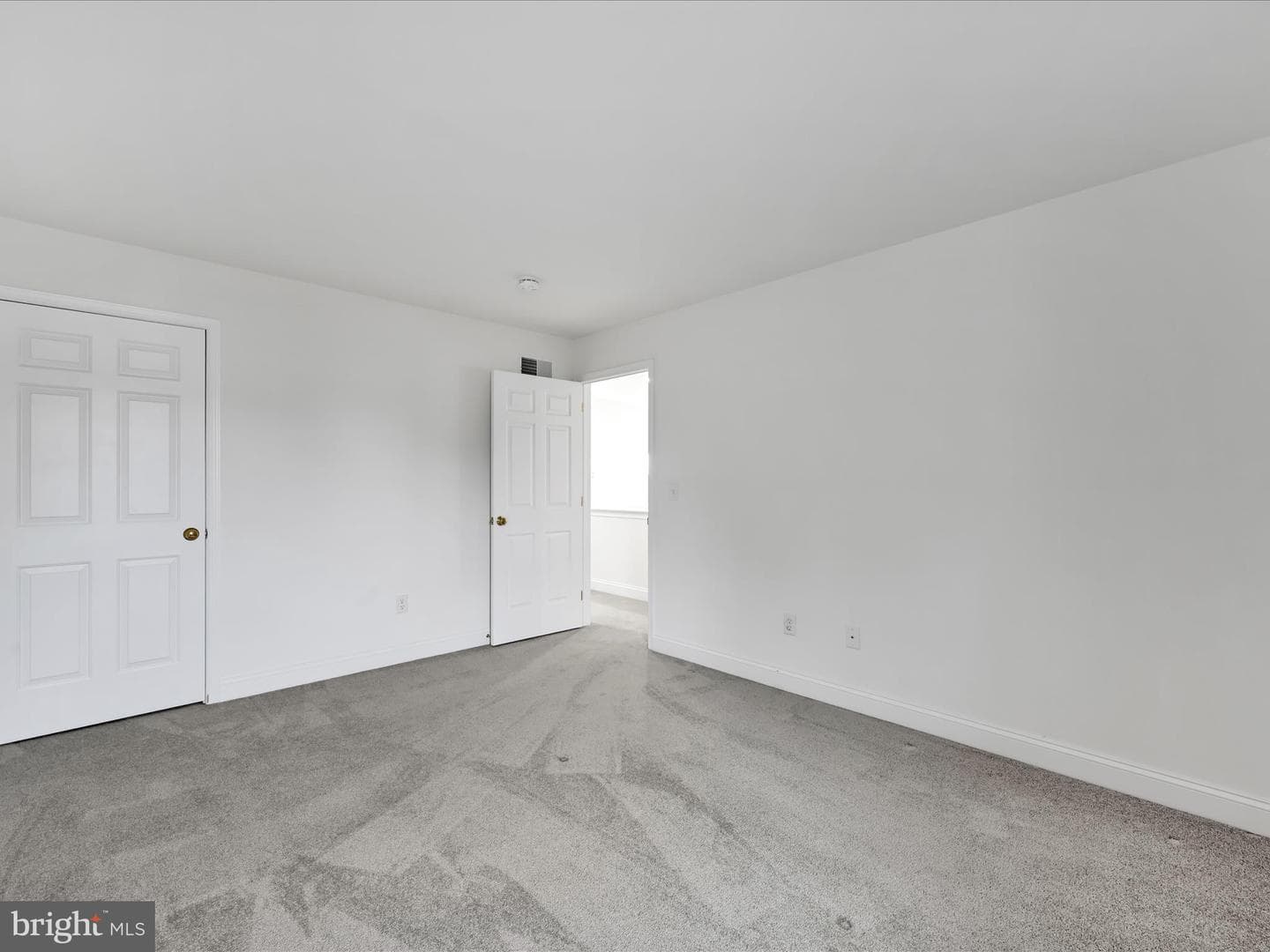 660 Woodfield Drive photo 25