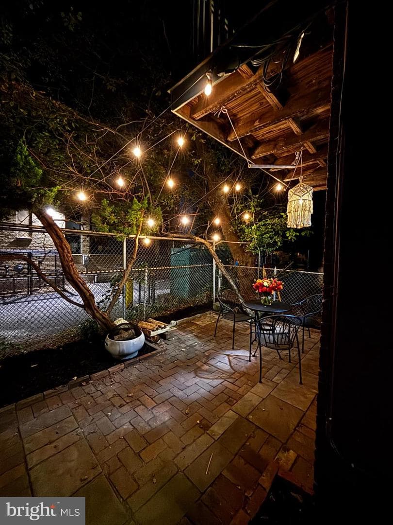 16 W Liberty Street photo 47