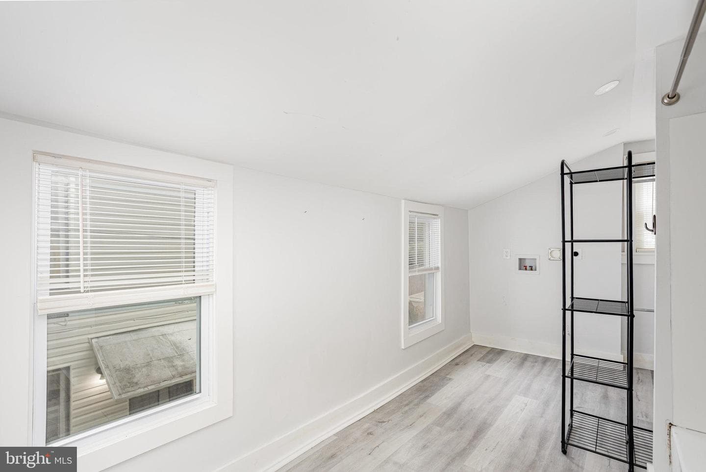 459 S Queen Street photo 17